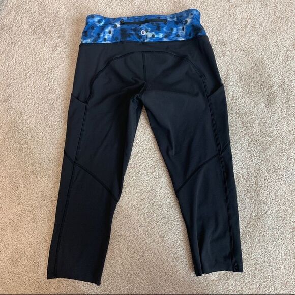 LULULEMON black capris blue polkadot waistband Sz 6 - Picture 2 of 6